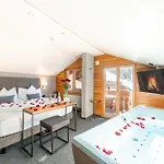 Hotel Ambiance 3*