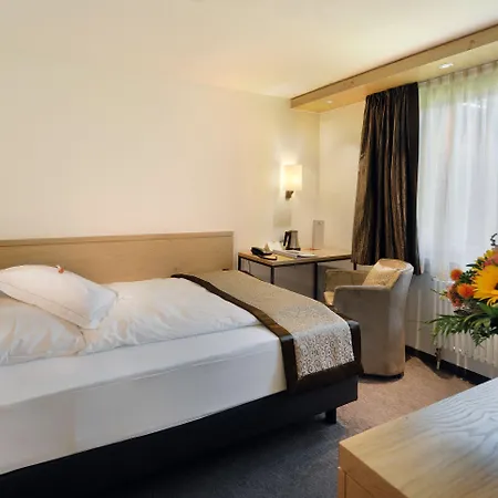 Hotel Ambiance 3*